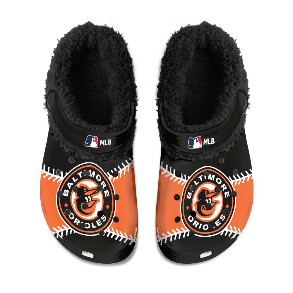 Baltimore20Orioles20 20Fuzzy20Slippers20Clog20 20Mockup20 20Thang.jpg