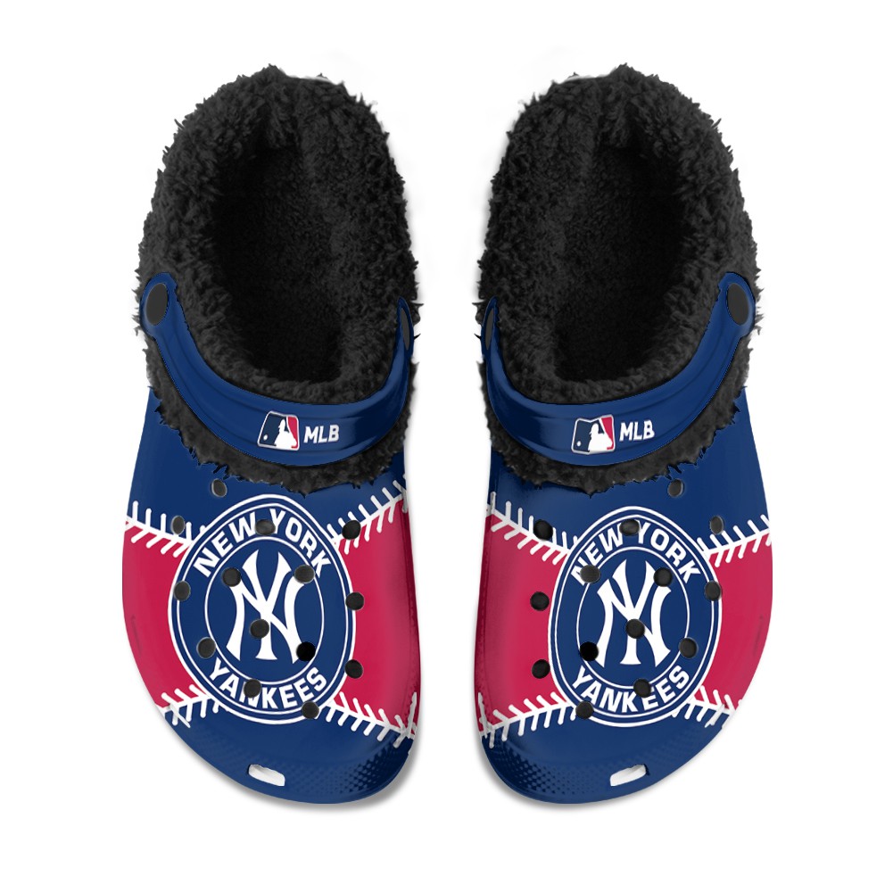 New20York20Yankees20 20Fuzzy20Slippers20Clog20 20Mockup20 20Thang.jpg